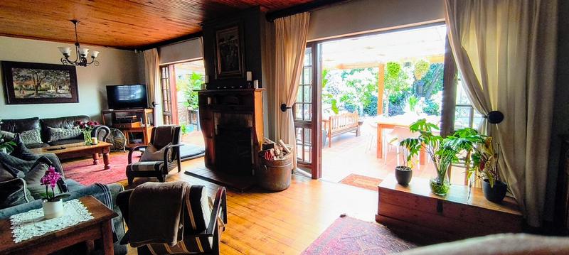 6 Bedroom Property for Sale in Kraaibosch Western Cape